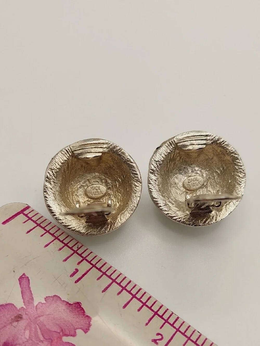 KENNETH JAY LANE Vtg KJL MADE IN USA Spiral Pave Rhinestone White Clip Earrings - Picture 8 of 10